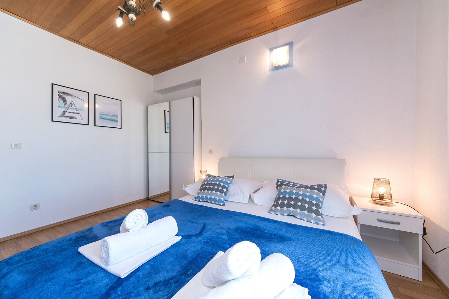 Apartments Robert 102611-A1
