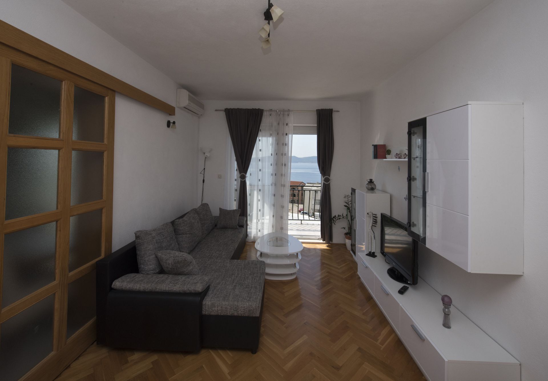 Apartments Robert 102611-A2