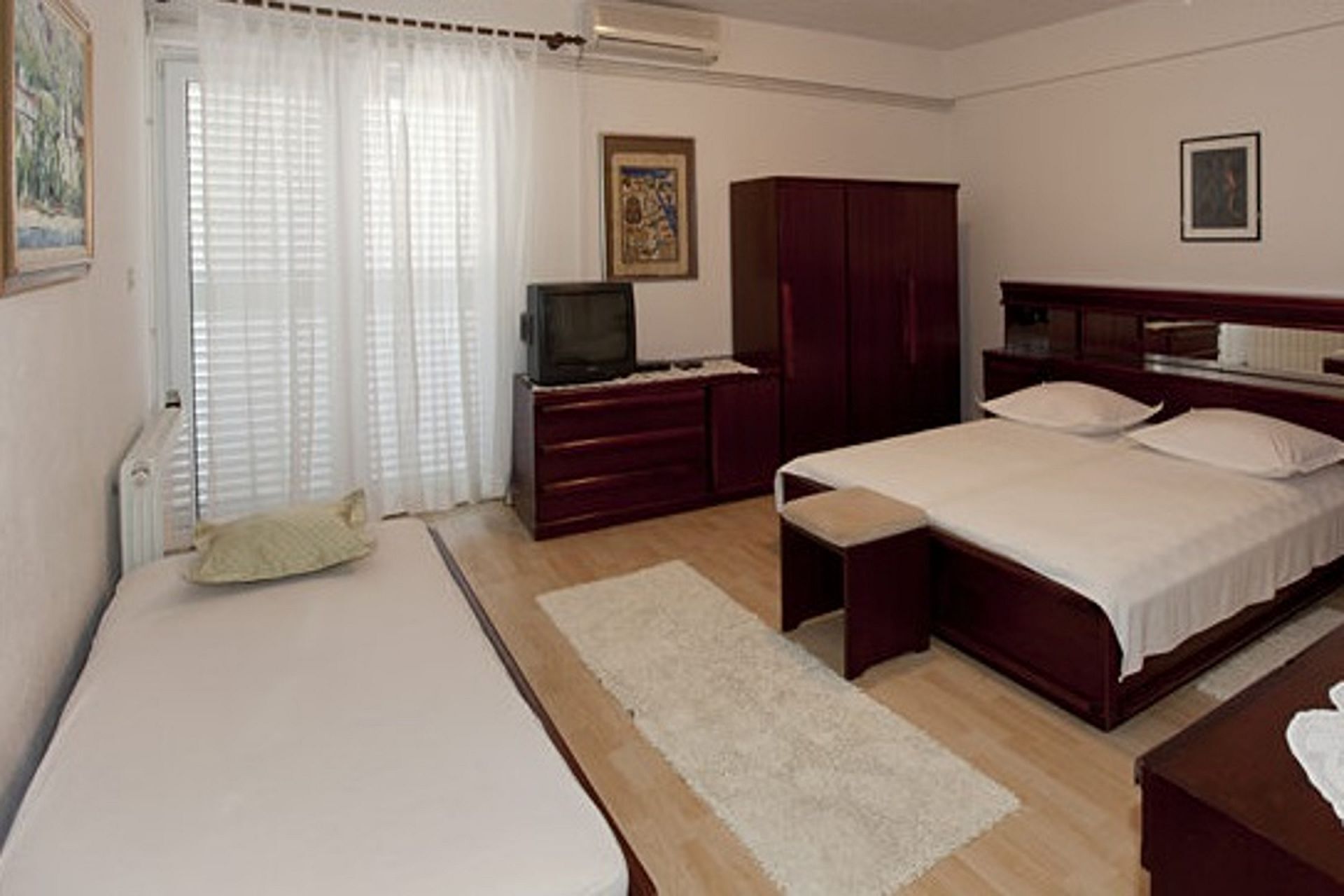 Apartments and Rooms Roza 102651-A1