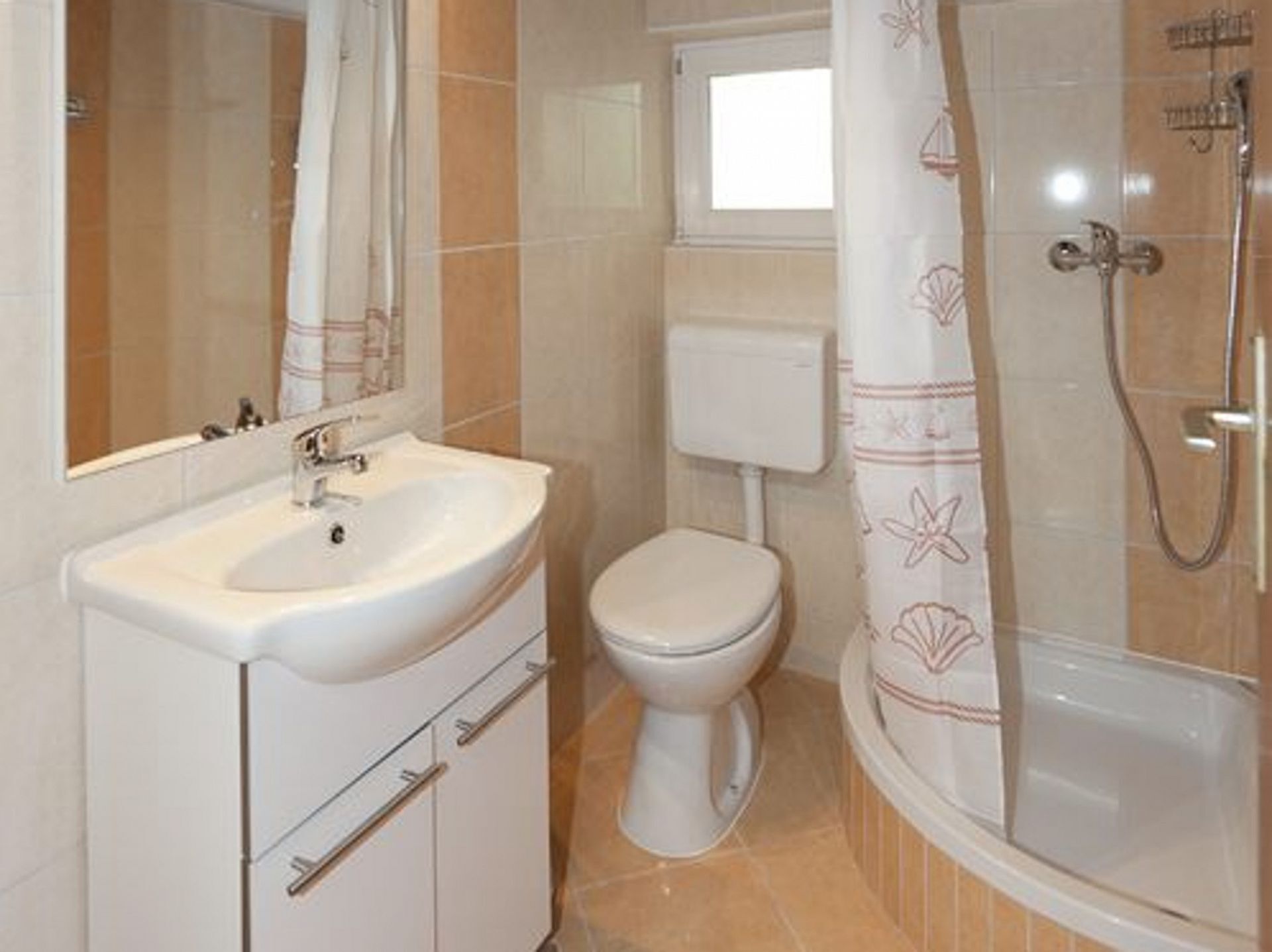 Apartments and Rooms Roza 102651-A2