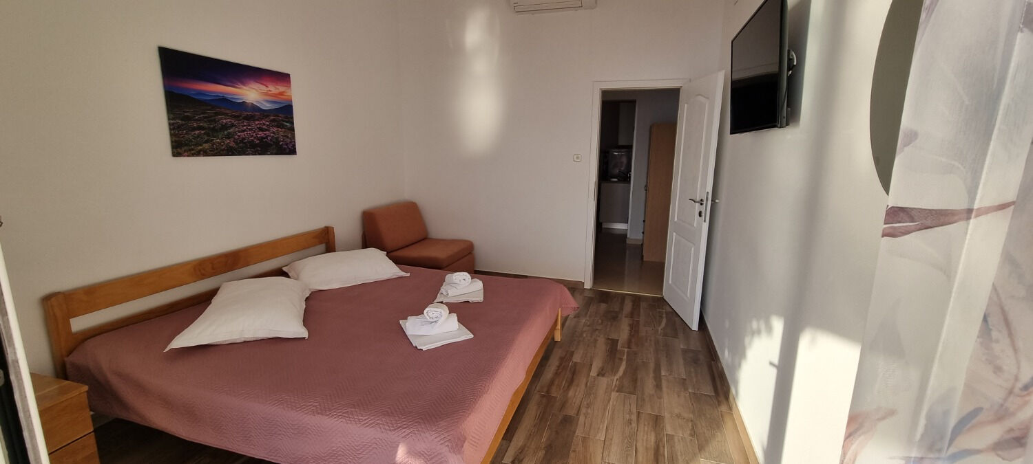 Apartments Gogi 102671-A1