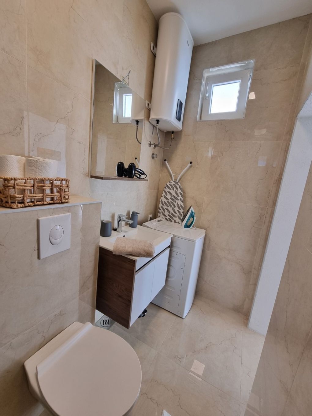 Apartments Gogi 102671-A8