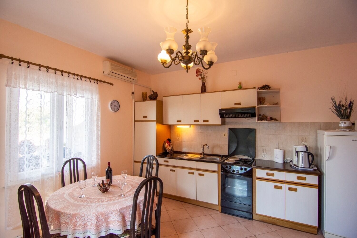 Apartments Mari 102711-A1