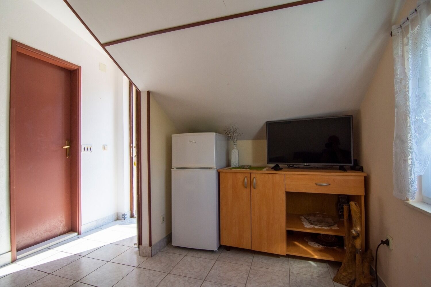 Apartments Mari 102711-A2