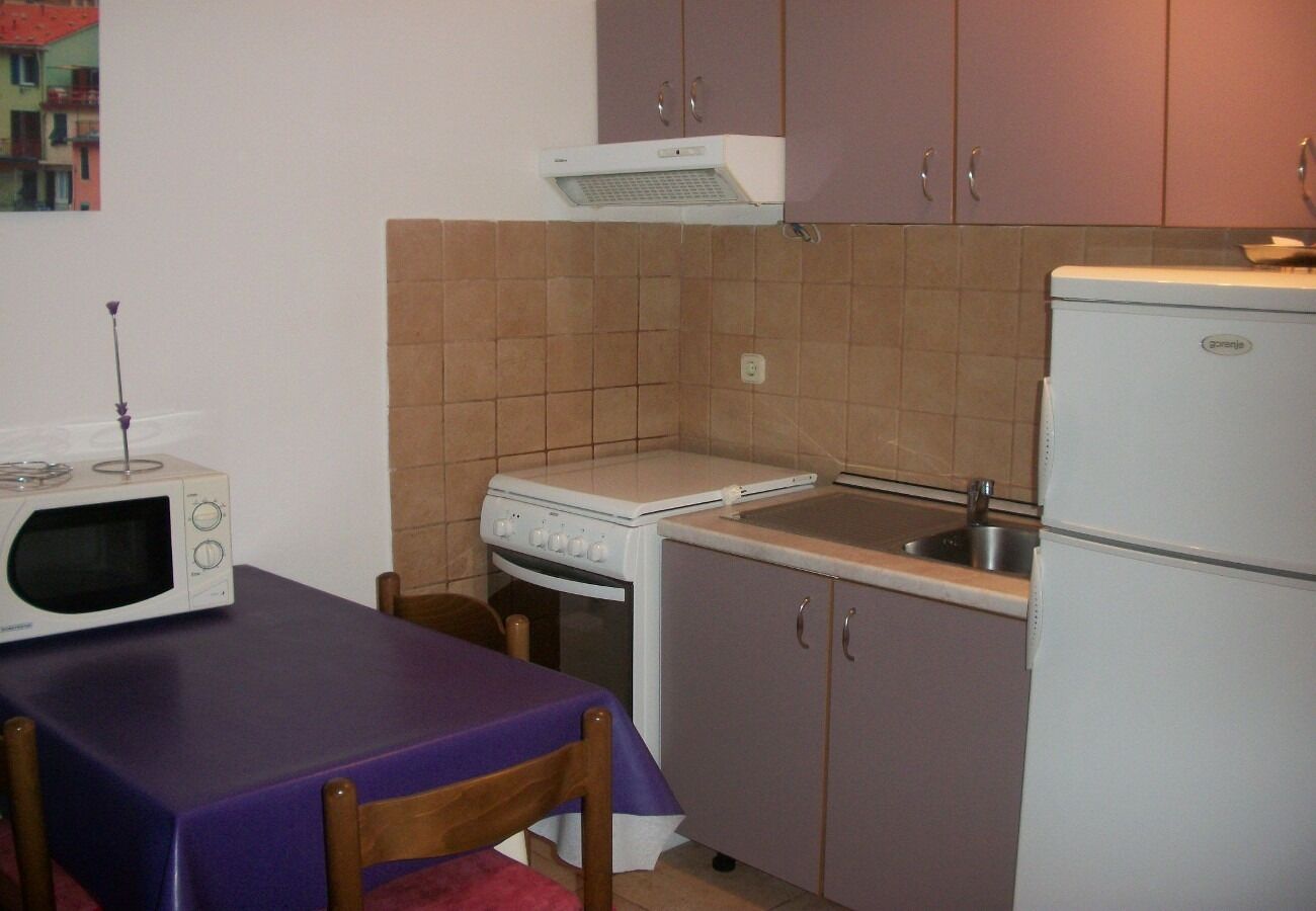 Apartments Midi 102751-A1
