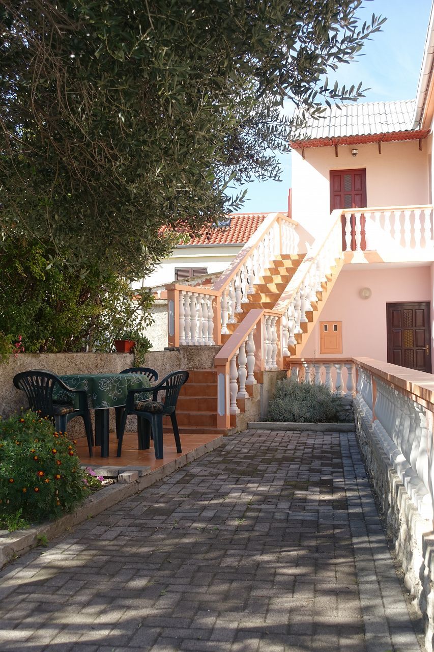 Apartment Jakov Accommodation in Nin