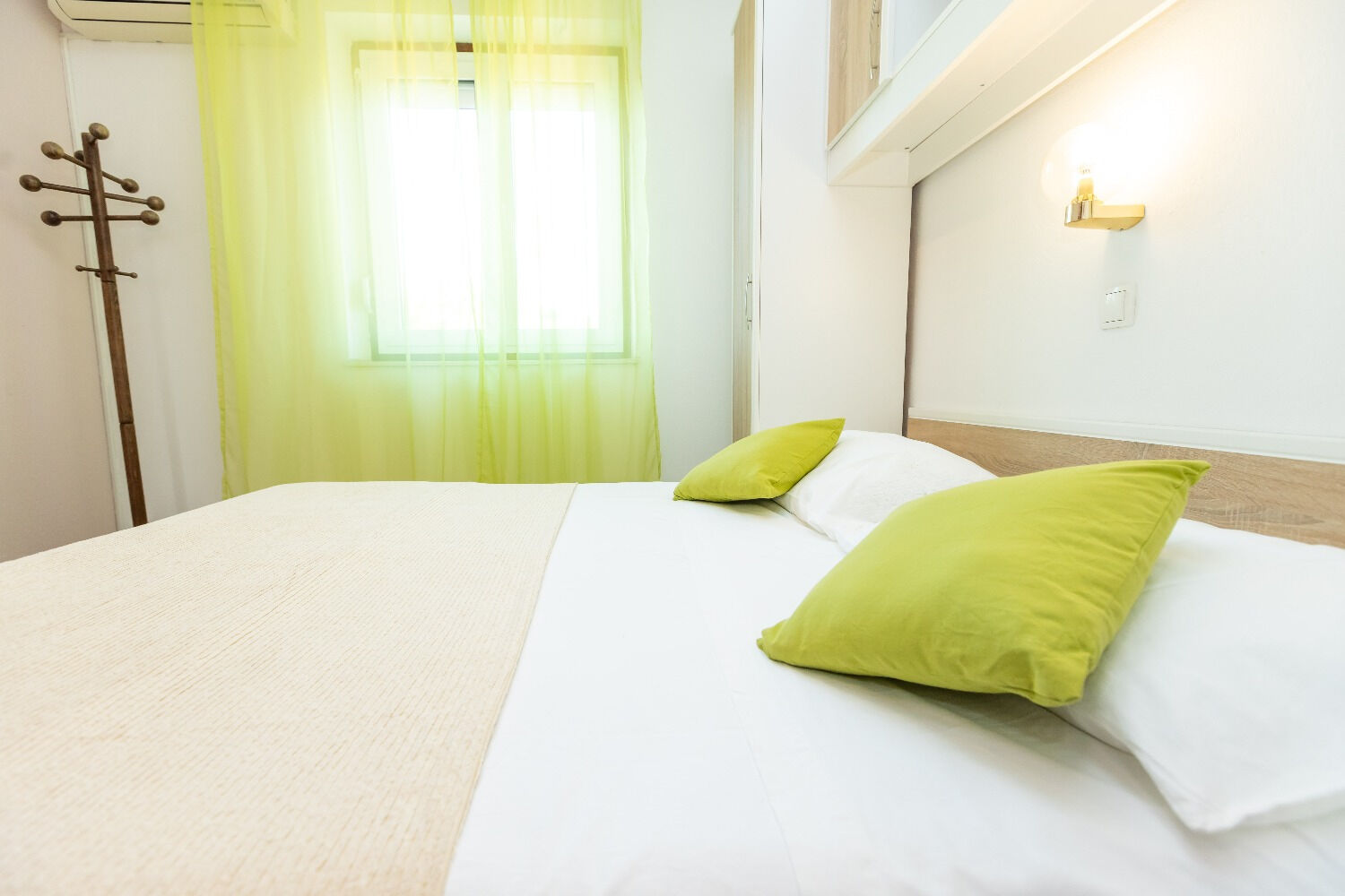Apartments Vesna 102891-A1