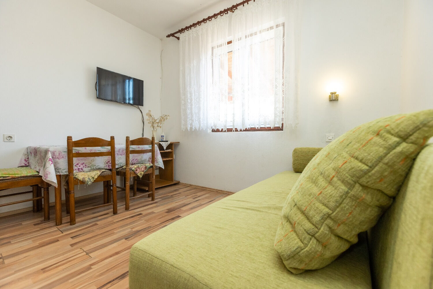 Apartments Vesna 102891-A2