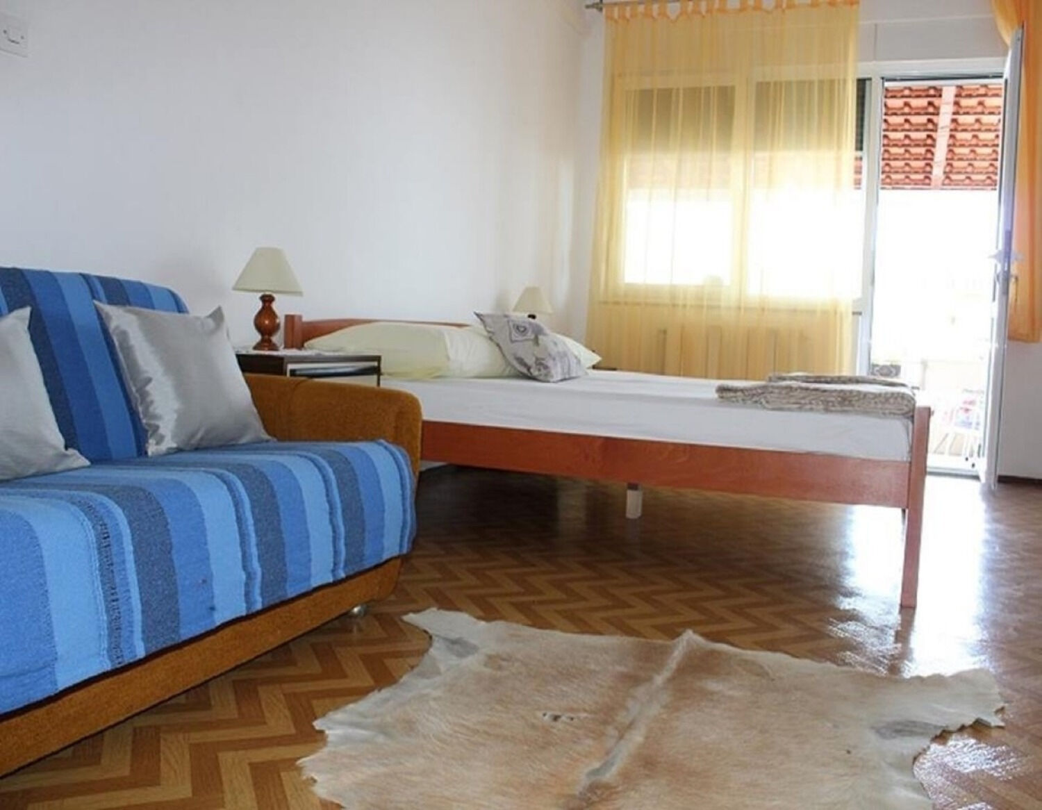 Apartments Milka 103001-A2