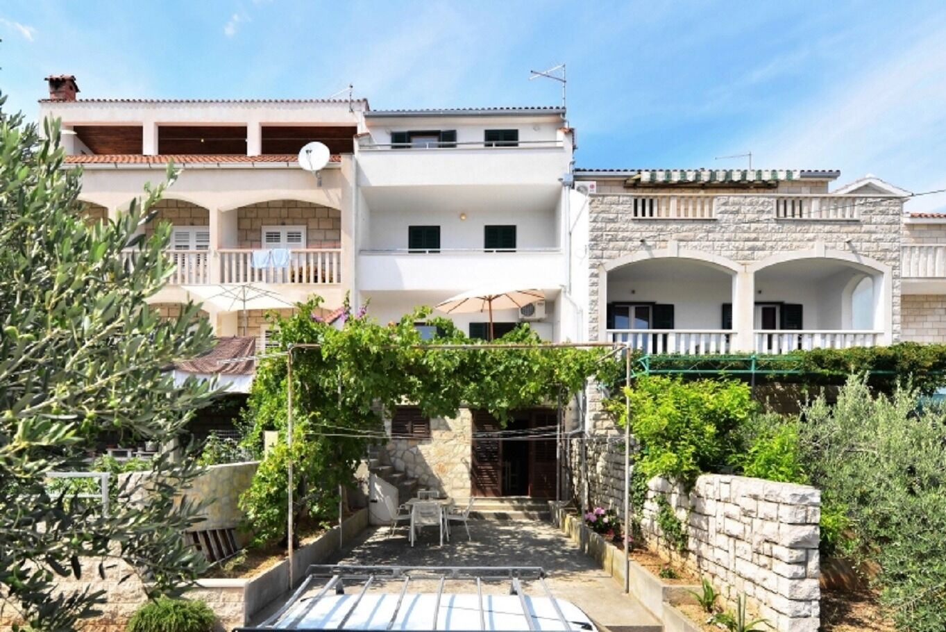 Apartments Nikola 103101-A1