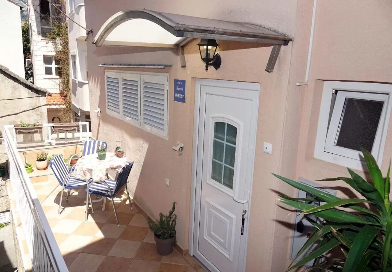 Apartment Ljubav 103111-A1