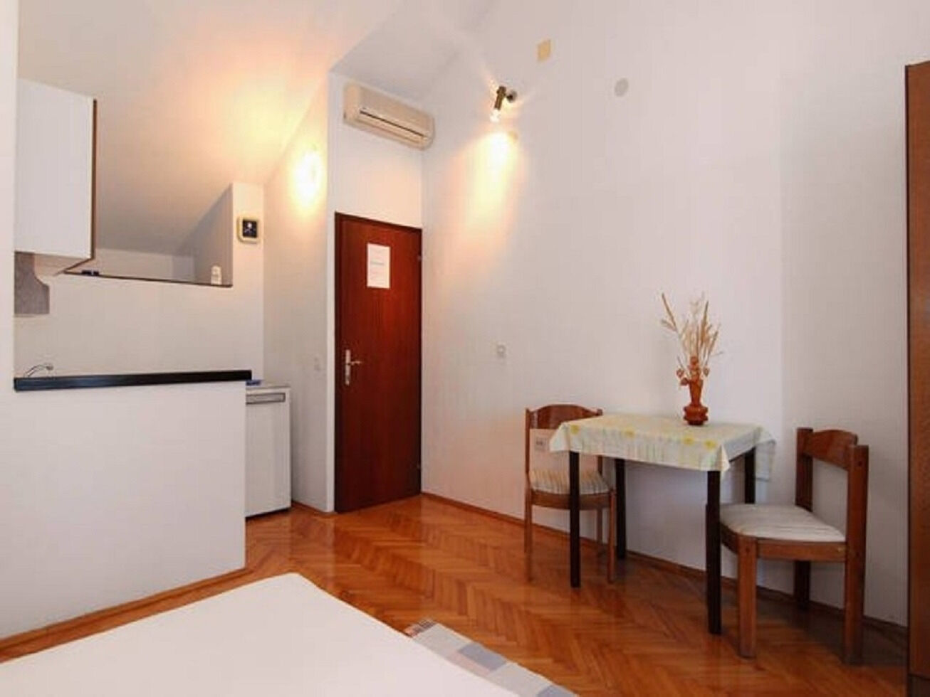 Apartments Mat 103301-A3