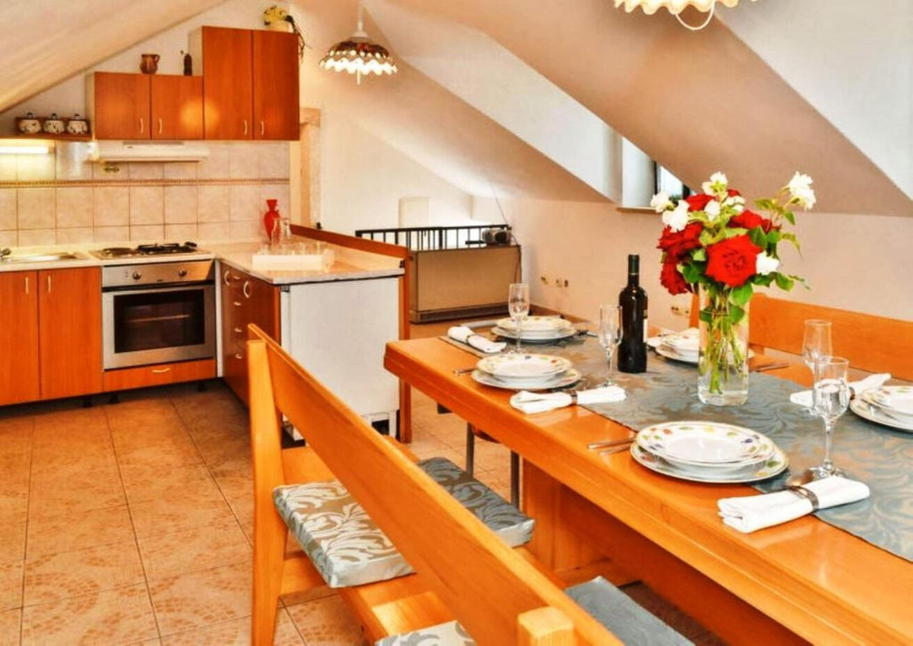 House Mari 1 103521-K1