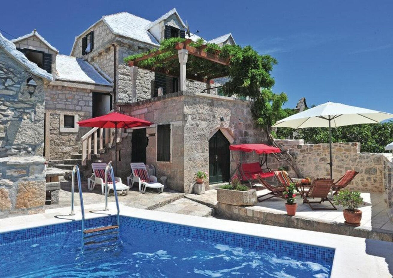 House Mari 1 103521-K1