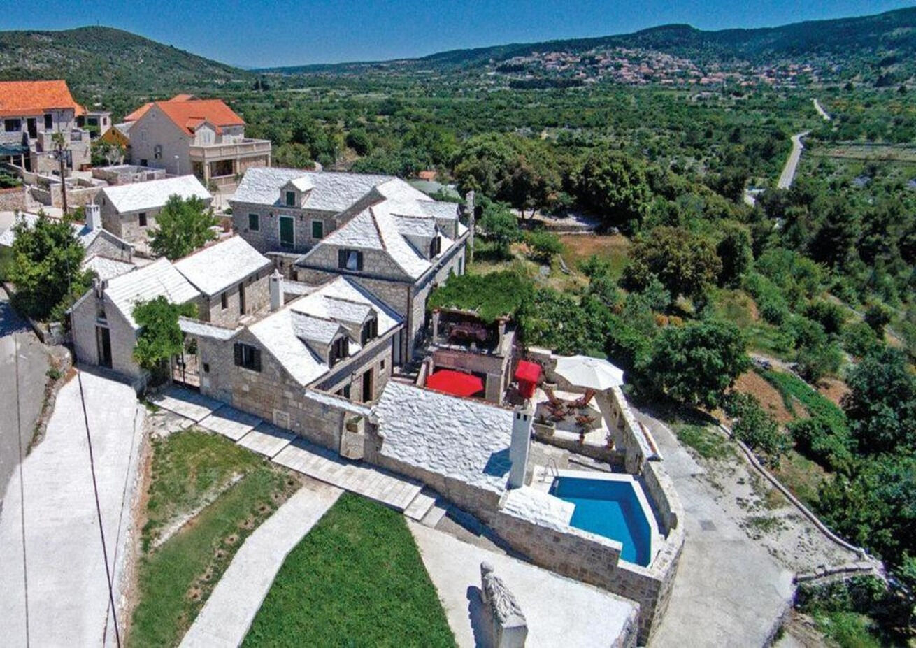 House Mari 1 103521-K1