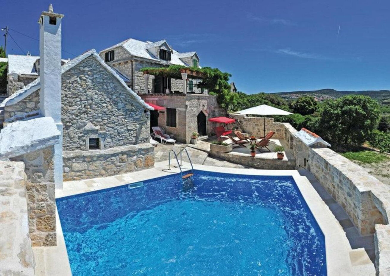House Mari 1 103521-K1