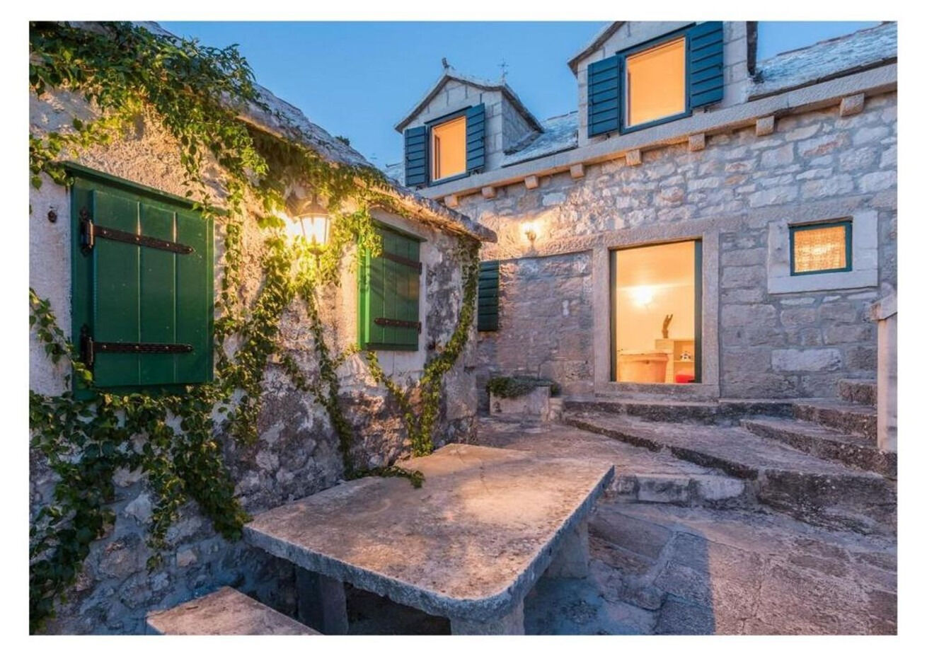 House Mari 1 103521-K1