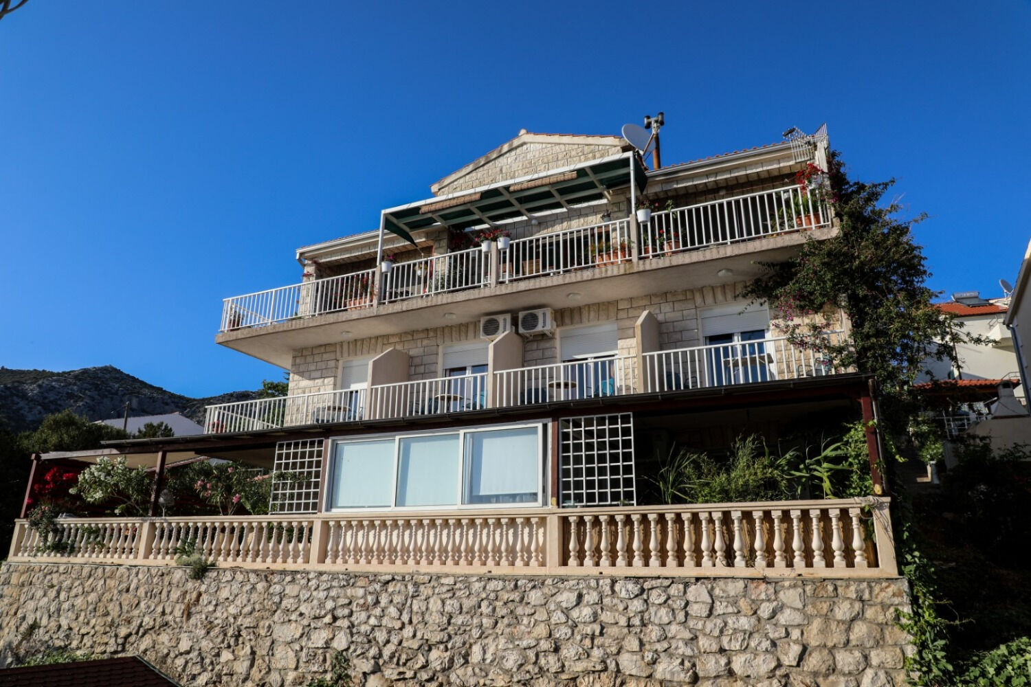 Apartment and Rooms Marlene 103731-A1