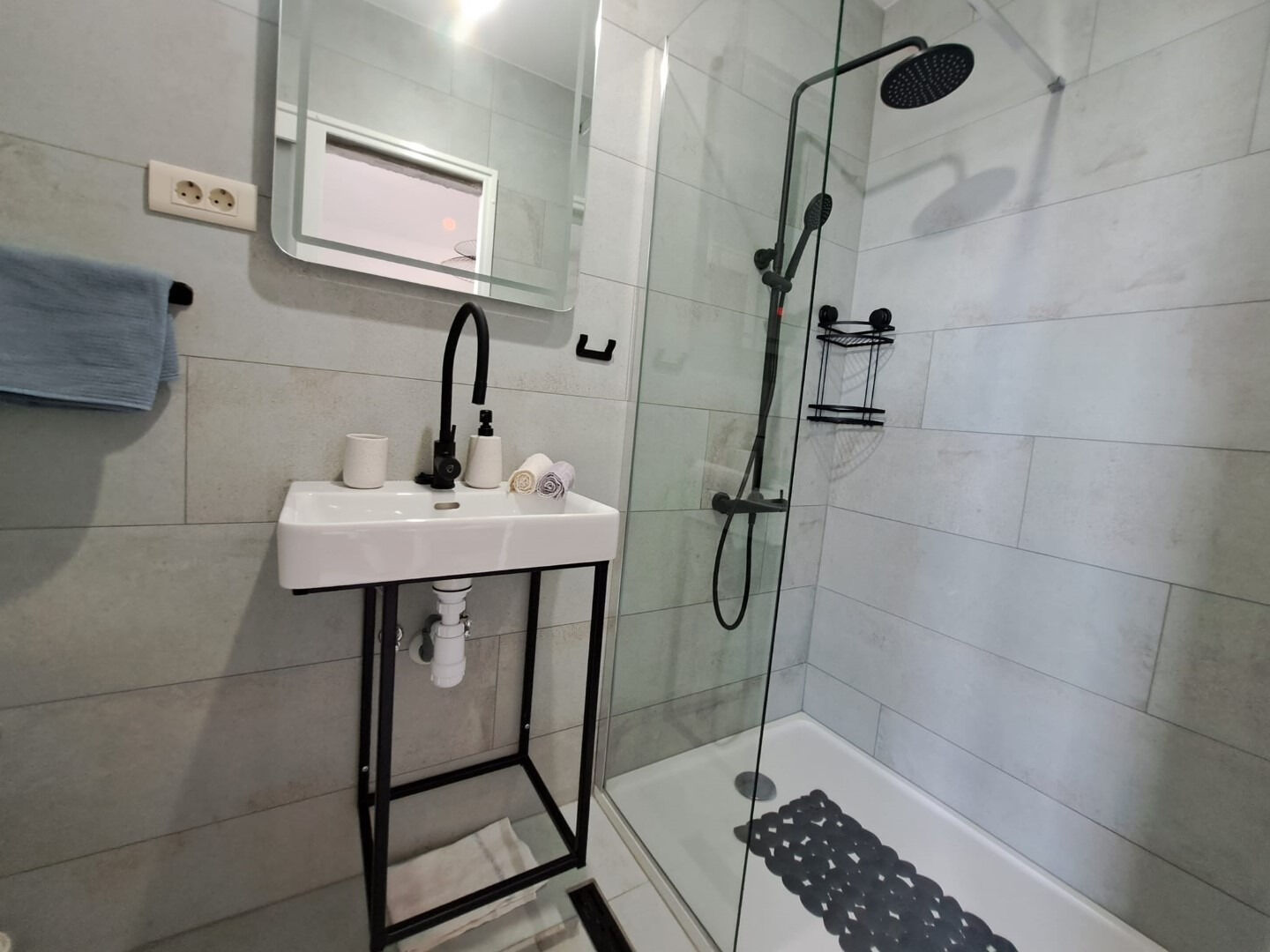 Rooms Katja 103741-S1