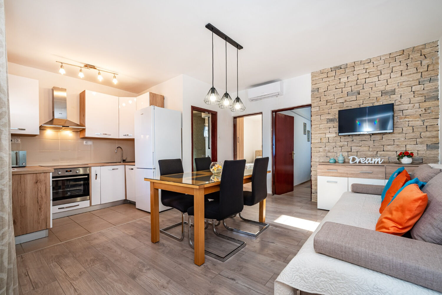 Apartments Dreamy 103831-A2
