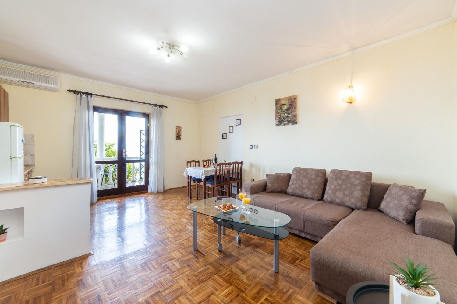 Apartments More 10392-A1
