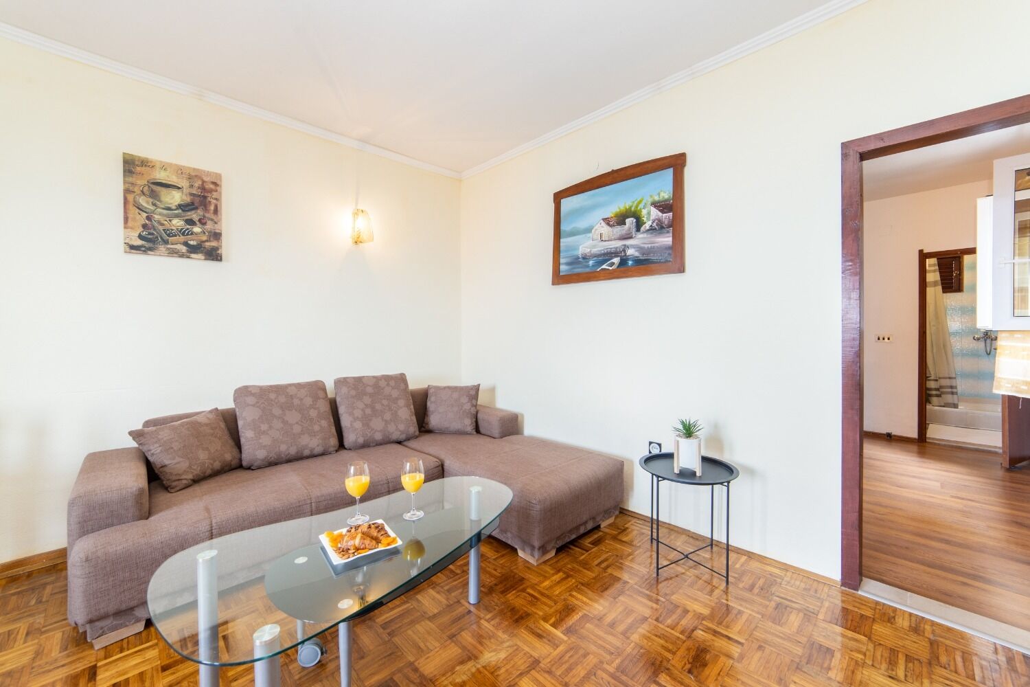 Apartments More 10392-A1