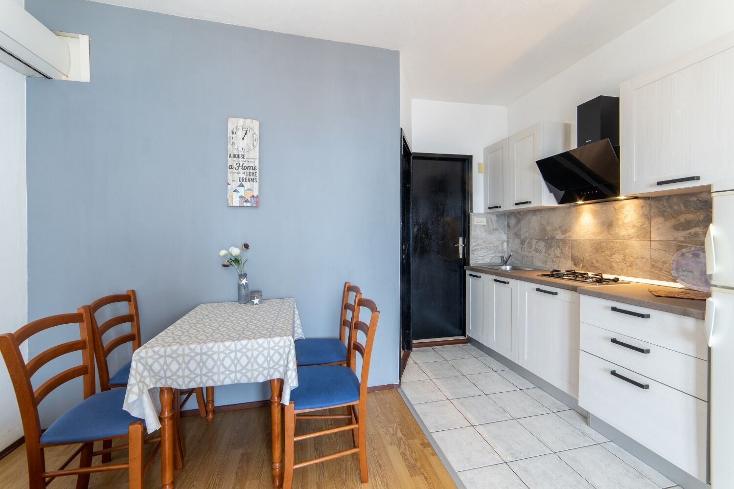 Apartments More 10392-A3