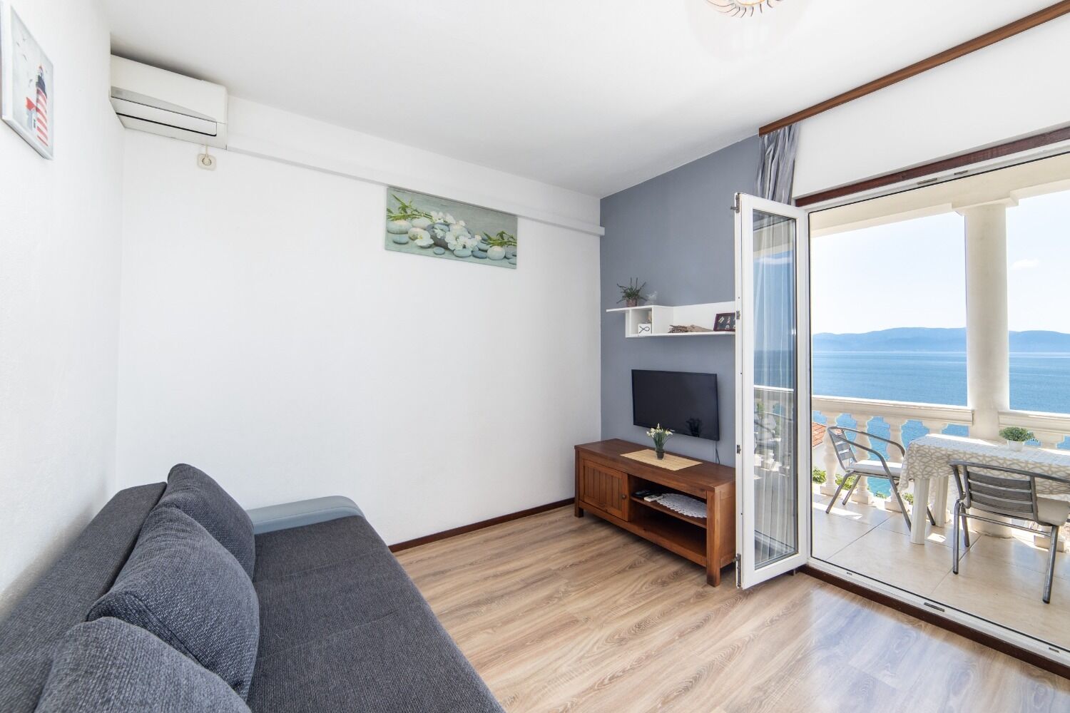 Apartments More 10392-A5
