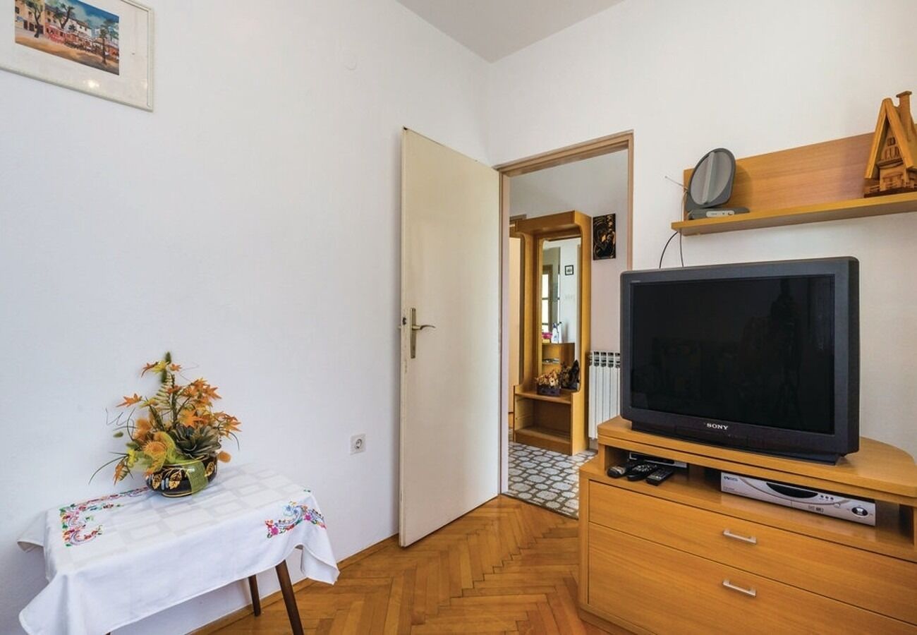 Apartment Dari 103911-A1