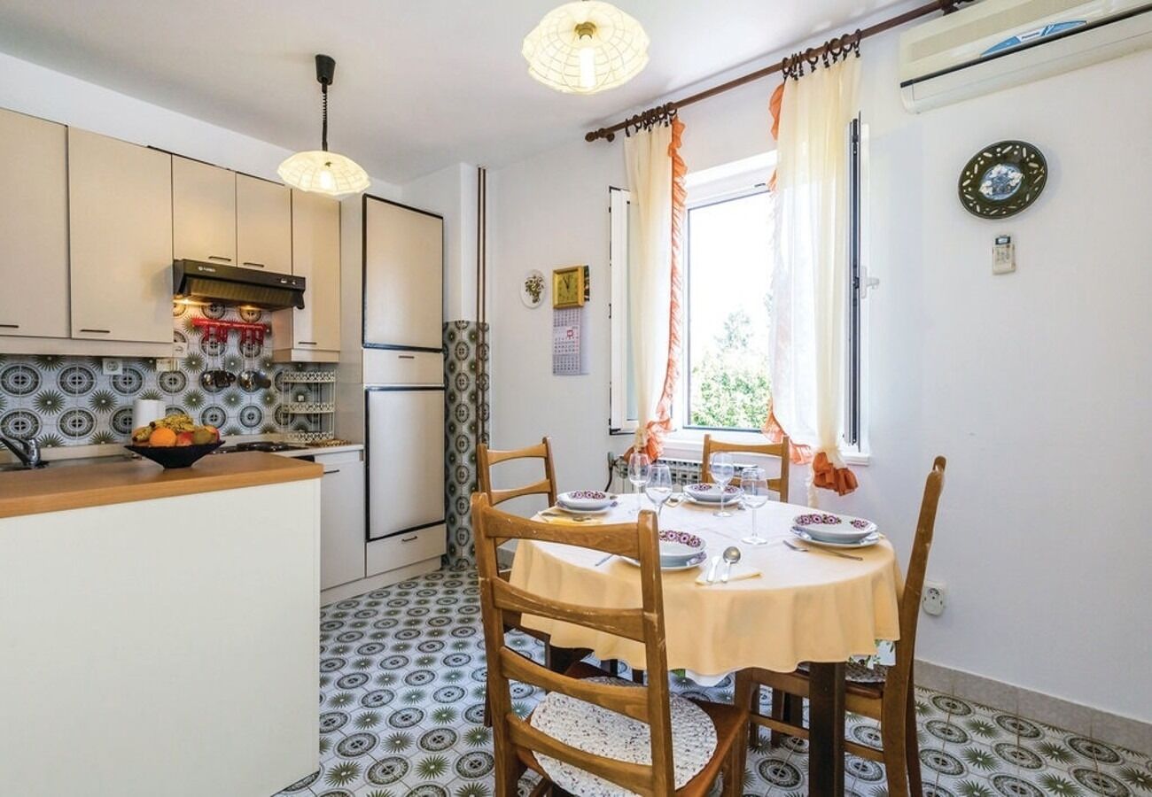 Apartment Dari 103911-A1