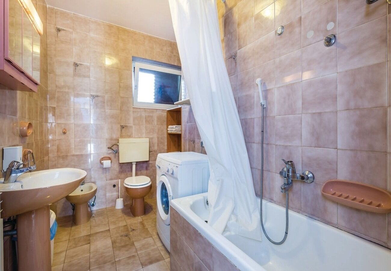 Apartment Dari 103911-A1