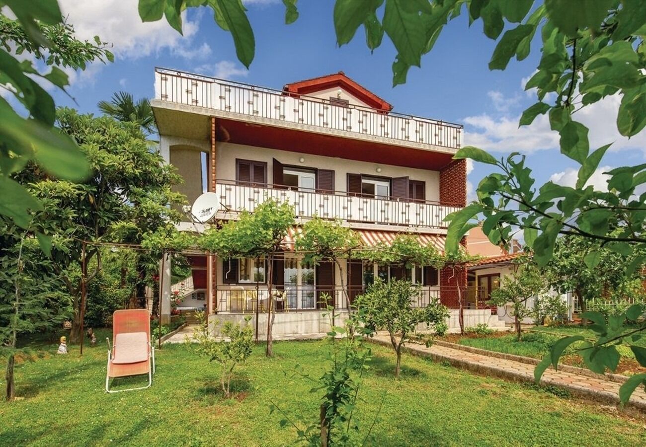 Apartment Dari 103911-A1