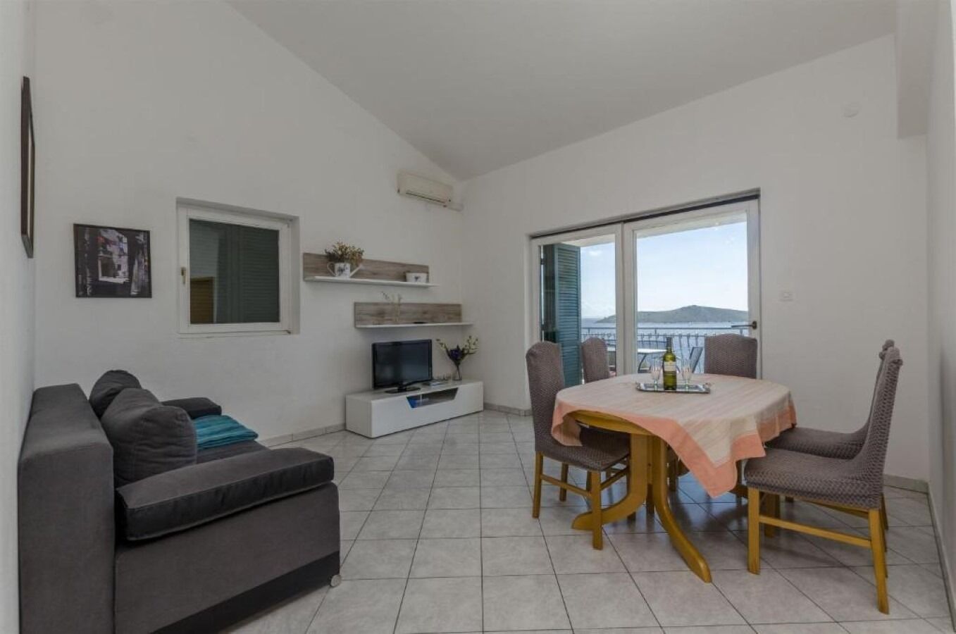 Apartments Mil 103931-A1