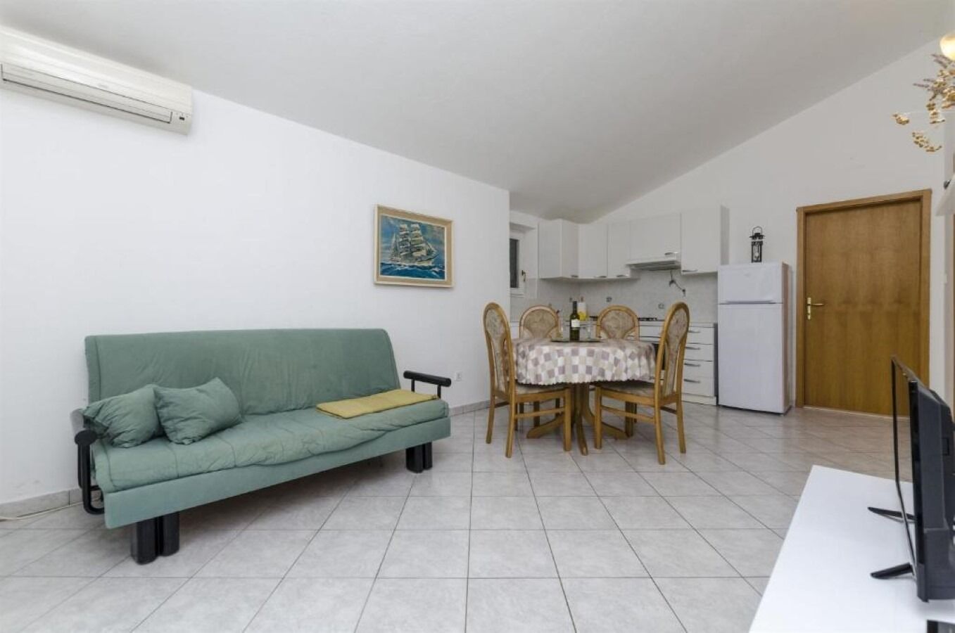 Apartments Mil 103931-A2
