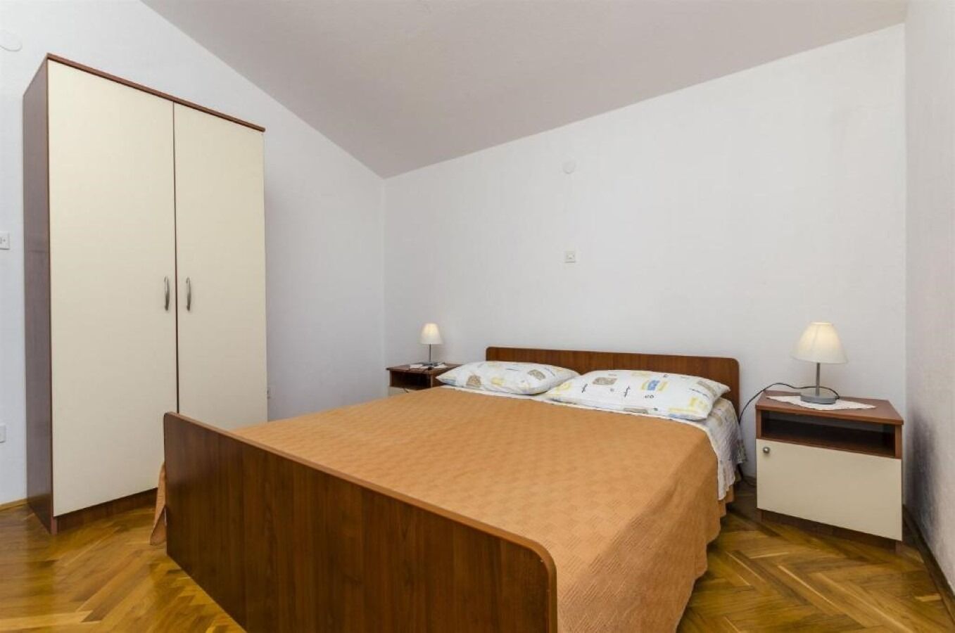 Apartments Mil 103931-A2