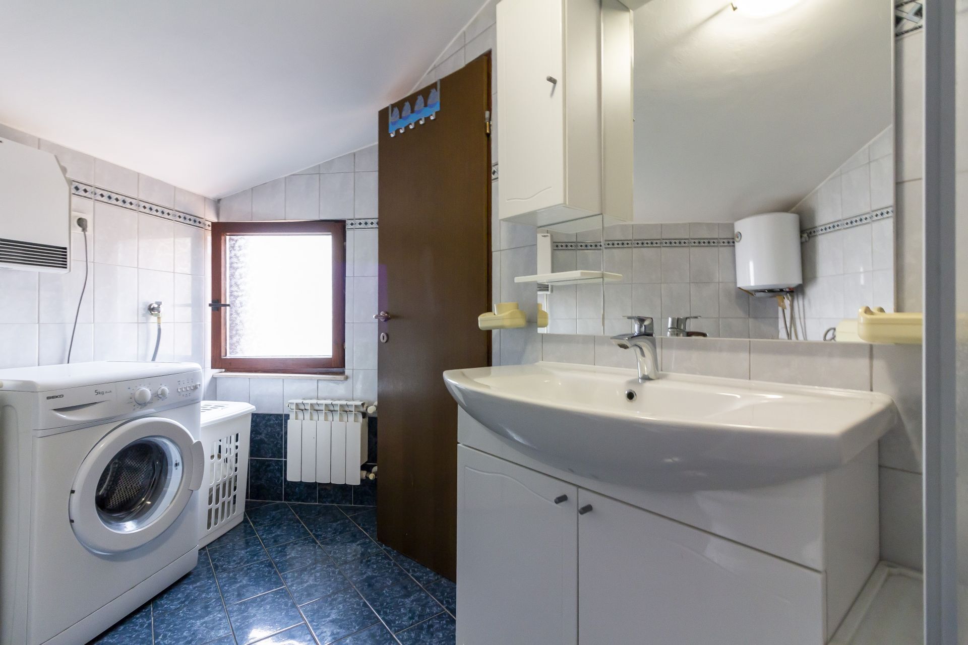 Apartments Mir 103971-A5