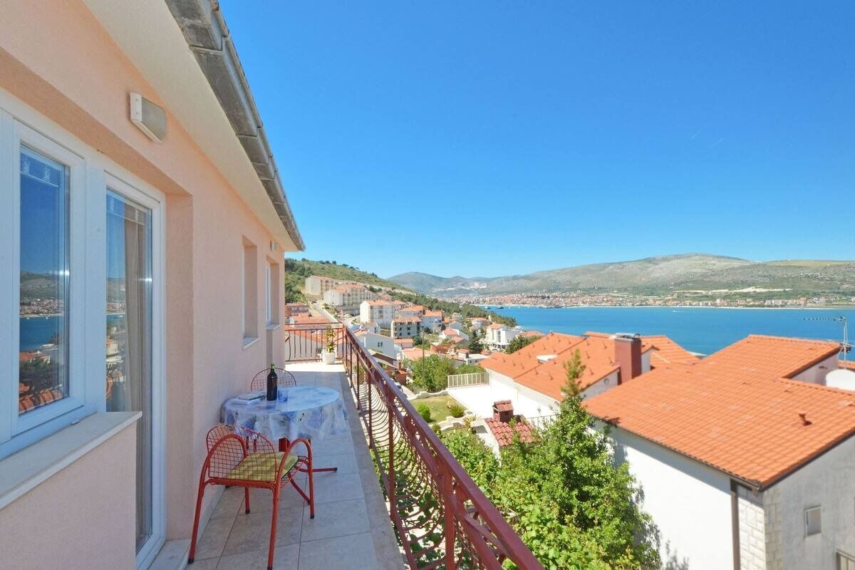 Apartments Sima 104011-A1