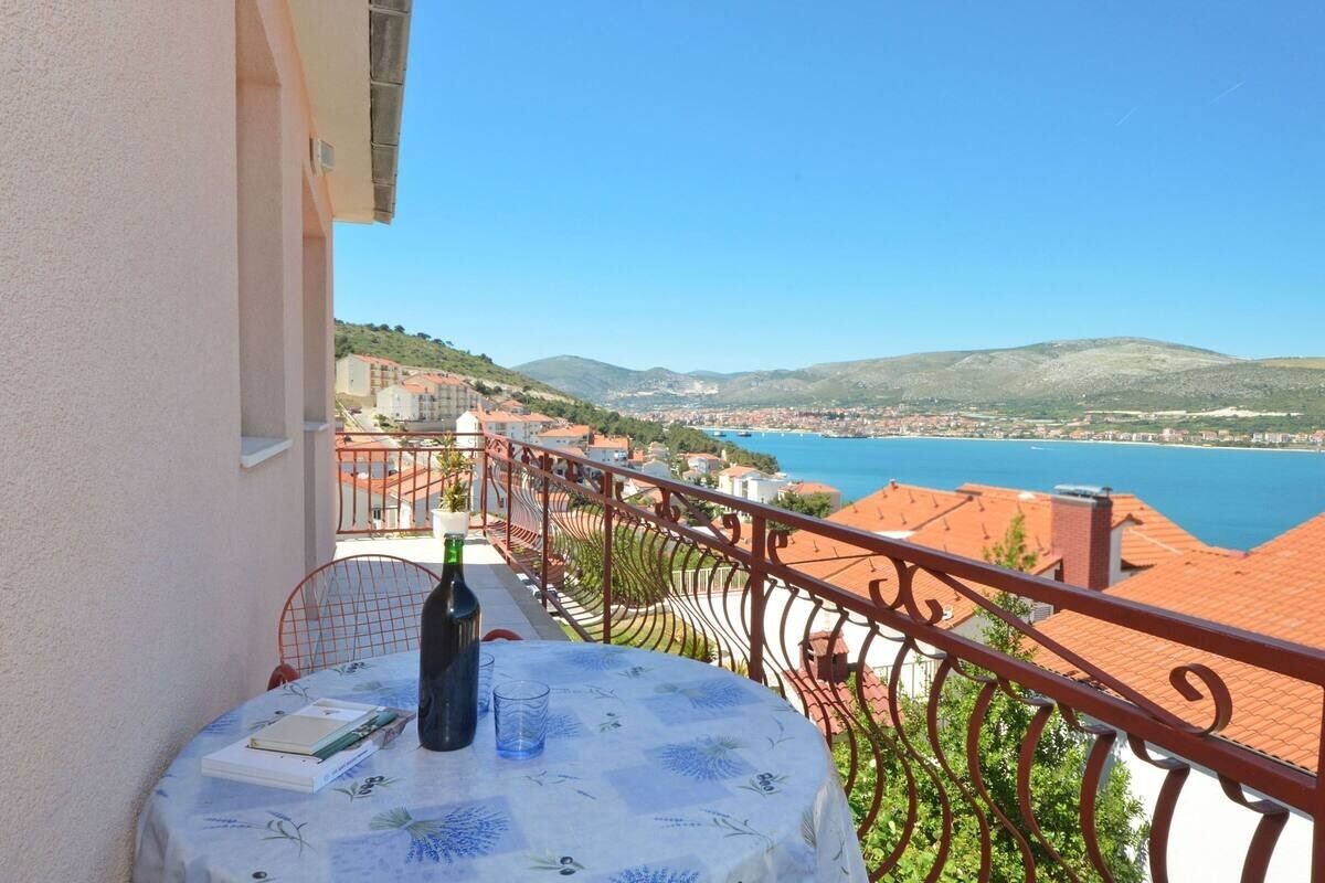 Apartments Sima 104011-A1