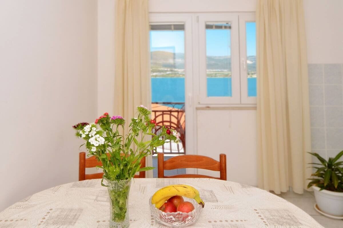 Apartments Sima 104011-A1