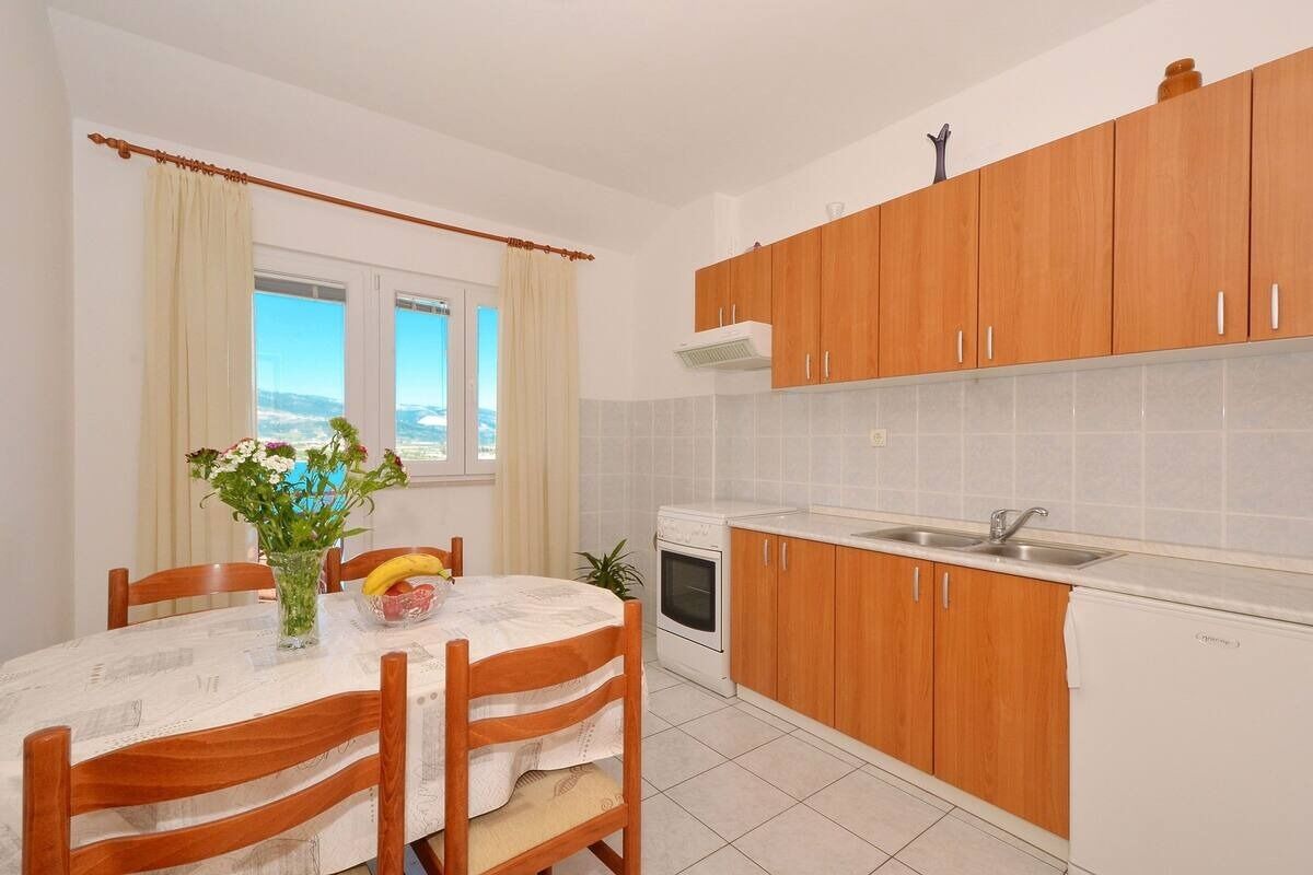 Apartments Sima 104011-A1
