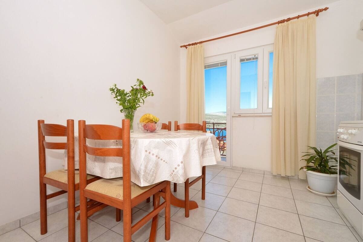 Apartments Sima 104011-A1