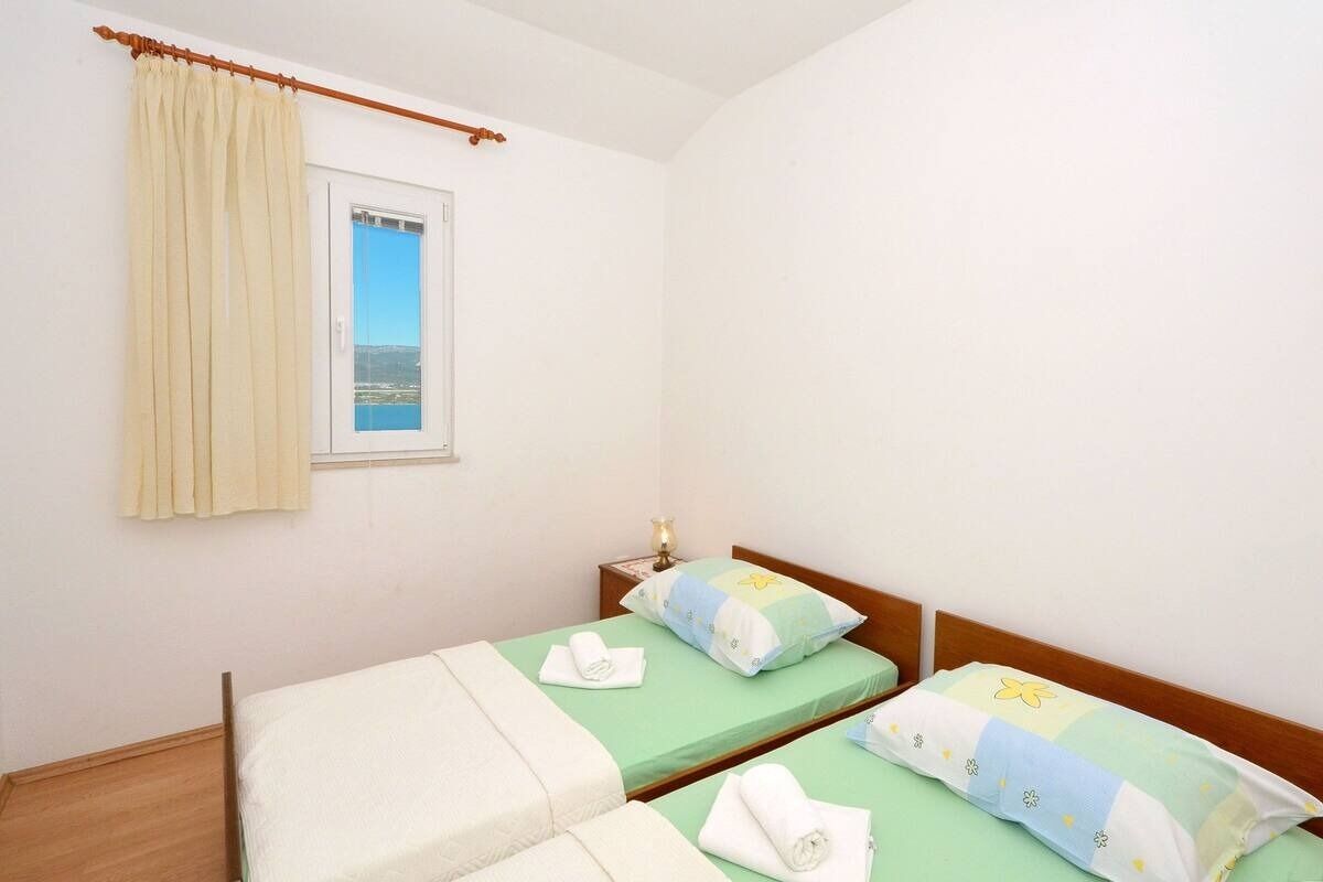 Apartments Sima 104011-A1