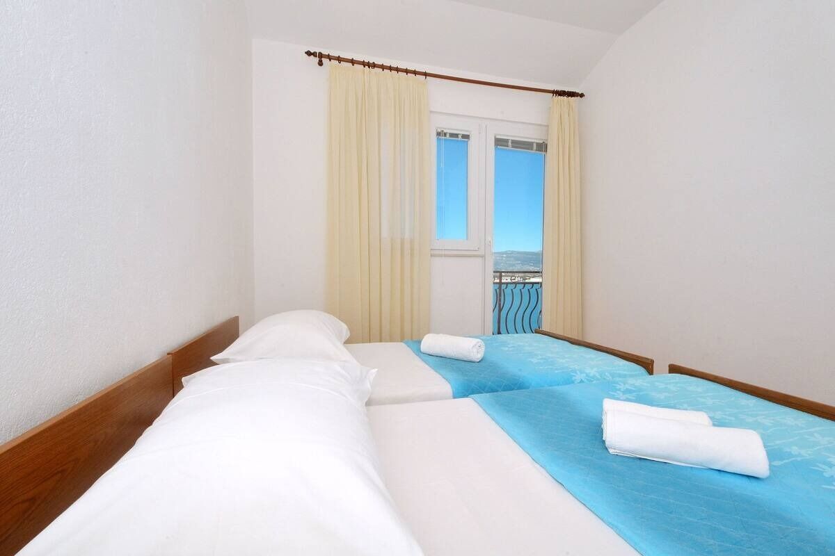 Apartments Sima 104011-A1