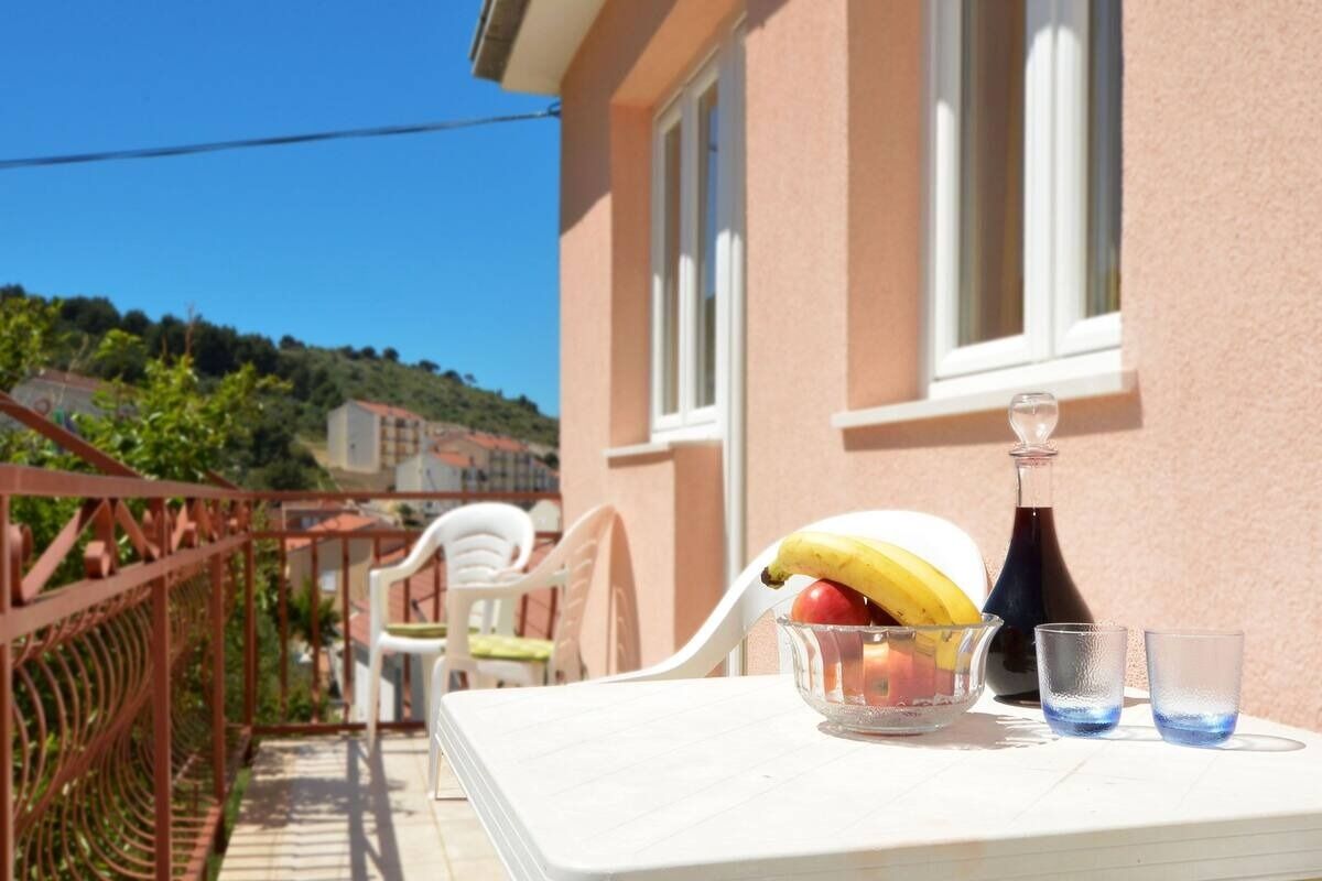 Apartments Sima 104011-A2