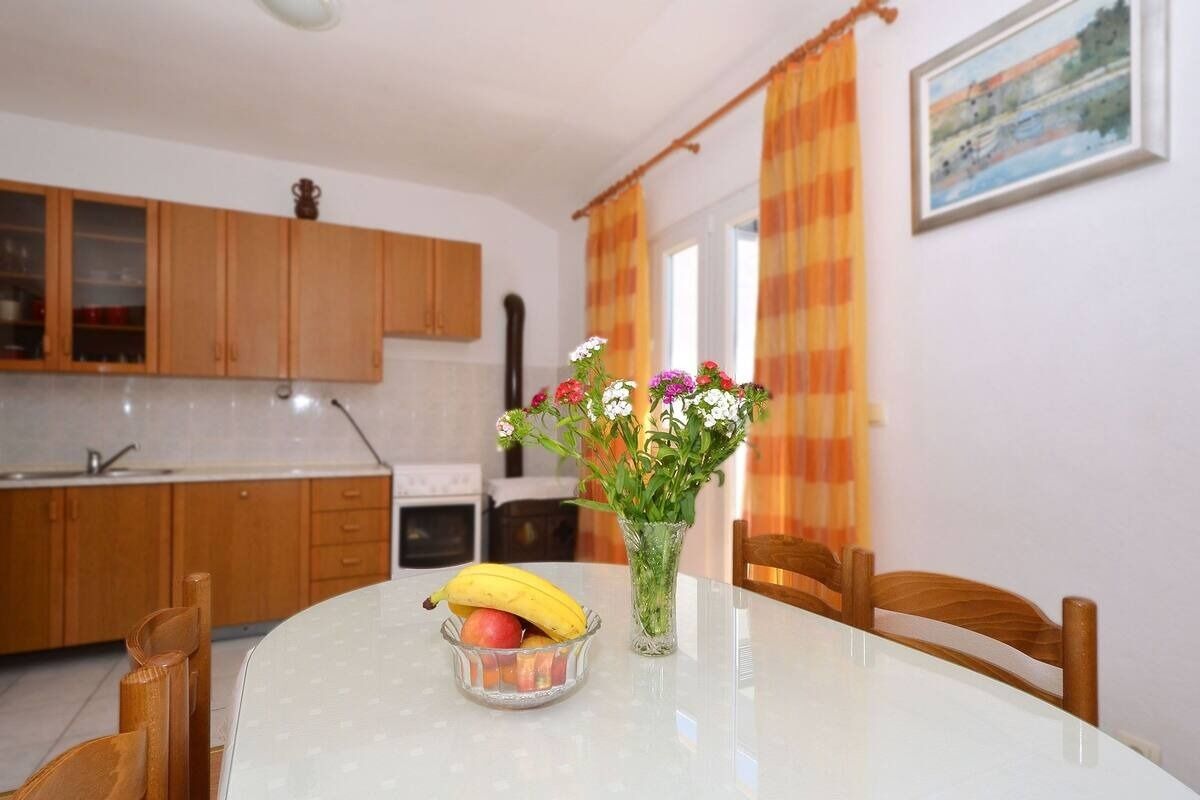 Apartments Sima 104011-A2