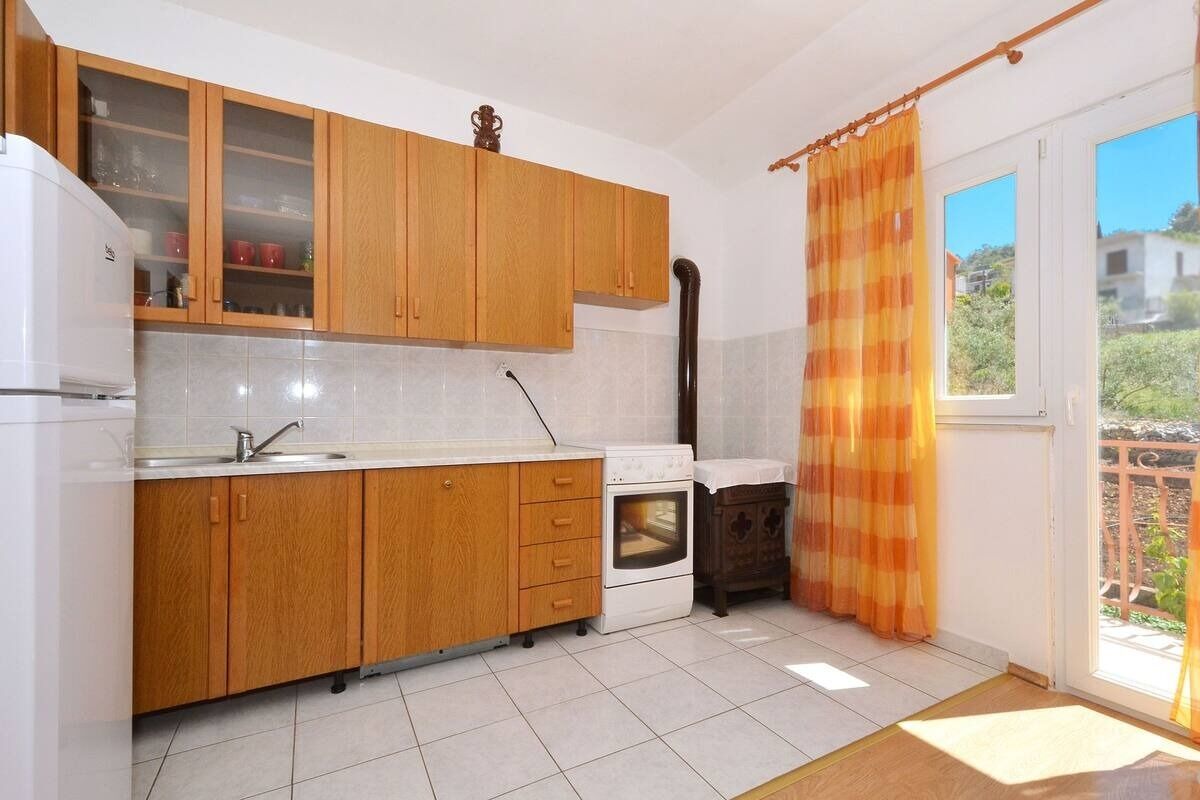 Apartments Sima 104011-A2