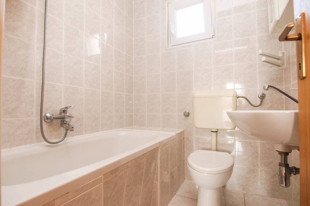 Apartments Sima 104011-A2