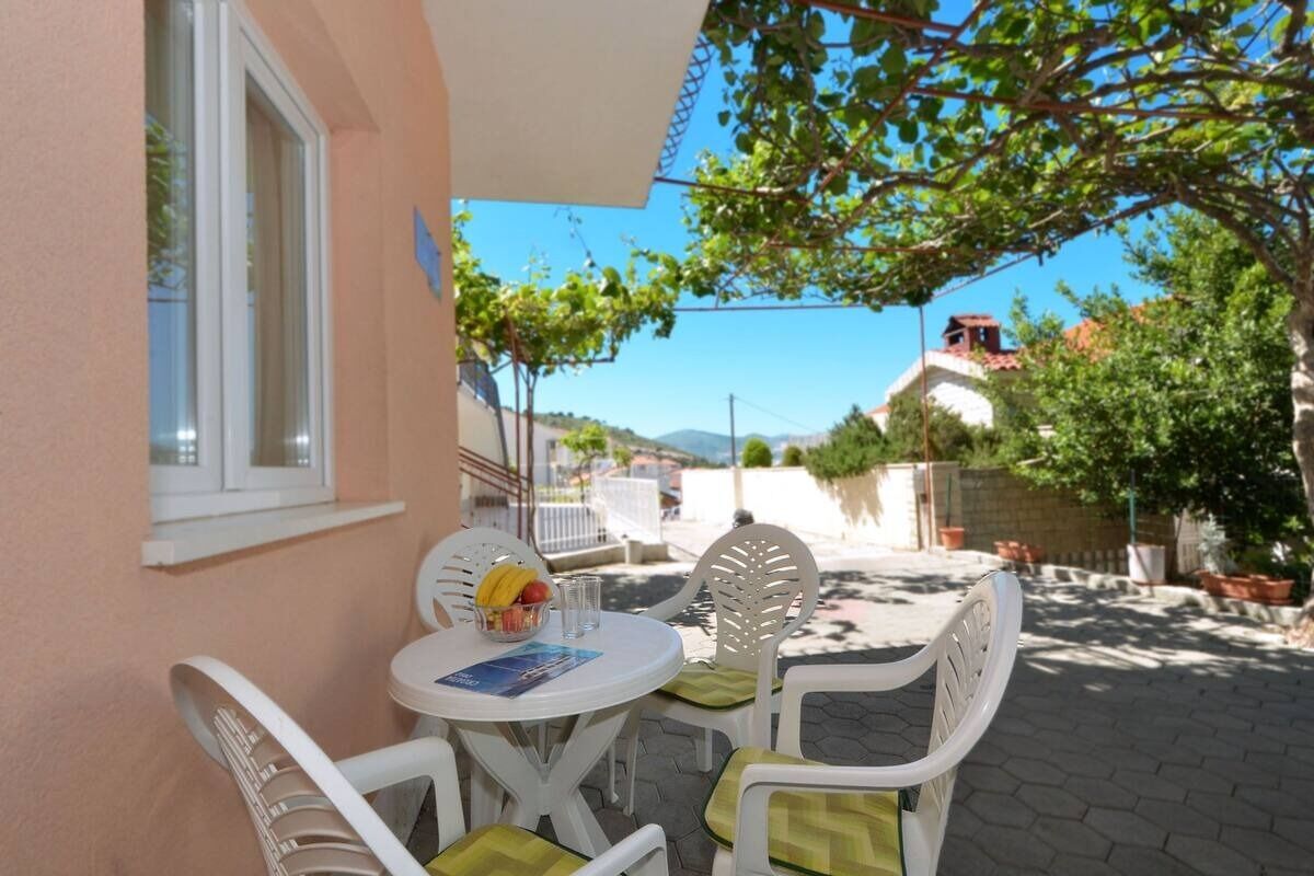 Apartments Sima 104011-A3