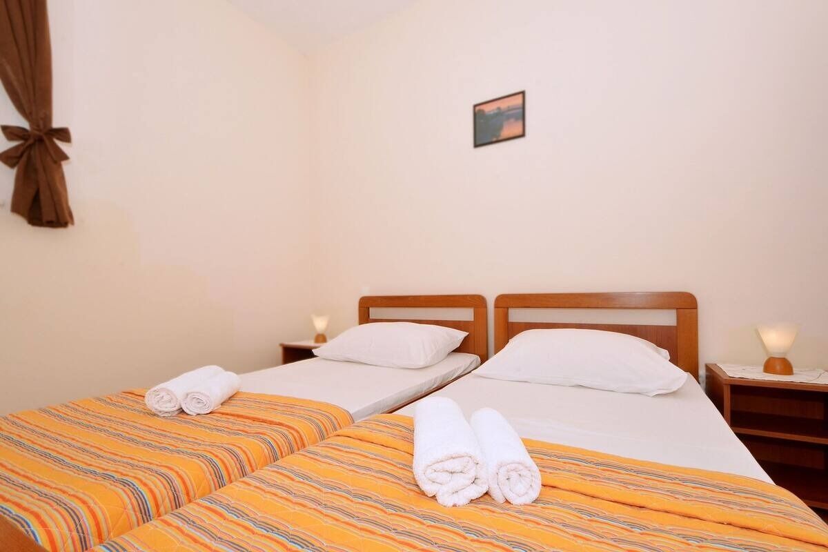Apartments Sima 104011-A3
