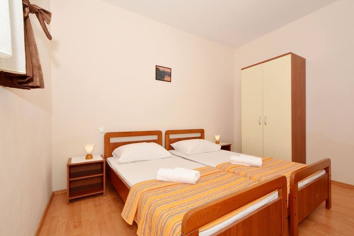 Apartments Sima 104011-A3